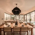 Villa With 2 Pools With Security Guard For 10 Guests