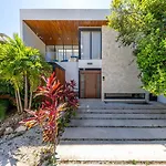 Casa Mila 4BDR Luxury Villa 24-7 Security