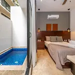 Lux W Private Plunge Pool Gym Lik Zama