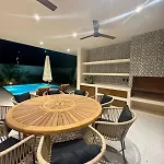 Erze 4 Bedrooms And Private Pool Villa *
