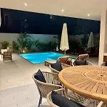 Erze 4 Bedrooms And Private Pool