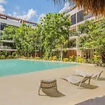 2 Bedroom Bliss Stunning Rooftop Gym Osmosis Desk