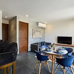 Casa Baay - Private 17 Bedroom House, 34 Pax, Rooftop&Pool + Concierge