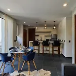 Casa Baay - Private 17 Bedroom House, 34 Pax, Rooftop&Pool + Concierge