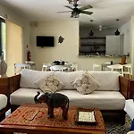 Hotel Zendero