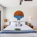 With Pool View Balcony In Veleta *