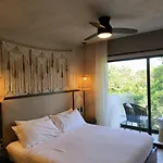 New Bamboo Bakal 1 Pool And Relaxation *