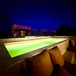 Apartamento Luxury-8 Min To Beach-private Jacuzzi & Pool