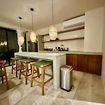 Luxury-8 Min To Beach-private Jacuzzi & Pool