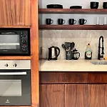 2Br Spacious & Stylish Apt