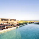 Luxury 3Bd Apartment With Balcony And Rooftop Pool