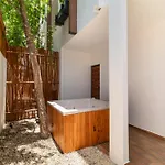 With Private Rooftop In Tulum, 2 Br Apartment *