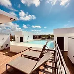 Chic 2br Condo, Private Jacuzzi And 2 Free Bikes Apartamento *
