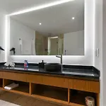 Stylish Loft With Pool Access *