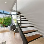 Stylish Loft With Pool Access Apartamento