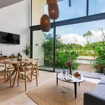 Apartamento Stylish Loft With Pool Access *