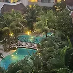 Spacious Penthouse With Private Rooftop & Jacuzzi Tulum