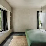 Shalva & Aviv Iconic 200m Tulum