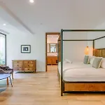 Luxurious Oasis Jacuzzi With Art Gallery And Pool Tulum