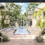 Hacienda Babylon - Villa 9 Rooms 10 Pools Gym & Sauna