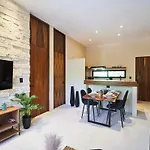Moderna Casa De 3 Dormitorios Con Piscina Privada