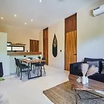 Moderna Casa De 3 Dormitorios Con Piscina Privada