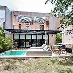 Paradise Awaits @ Tao Edena 32