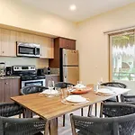 Spacious Penthouse With Private Rooftop & Jacuzzi Apartamento
