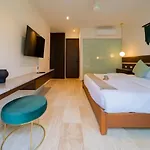 Apartment Luxury Lock Off In