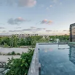 Apartment Luxury Lock Off In