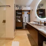 Luxury Lock Off In Apartment *