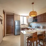 Getaway - 1br With 2 Queen Beds Pool Office Area & Gym Apartamento
