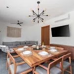 Luxury Jungle With Private Pool & Concierge Villa *