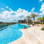 Vibra Bonito - Boho Chic With Rooftop & Infinite Pool