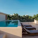 Elegant 3Br Penthouse Haven With Private Rooftop Pool & Jungle Views