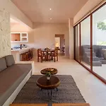 Holistika 9br Jungle Estate With Private Rooftop & Plunge Pools Holiday home