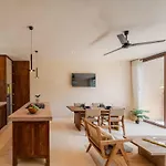 Stylish 2br Jungle Retreat With Plunge Pool & Rooftop *