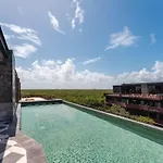 Apartamento Amira - Stylish Penthouse With Rooftop Pool & Sea Horizon Tulum