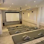 Getaway With Jacuzzi & Pools Apartamento