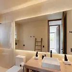 Stylish 2br Jungle Retreat With Plunge Pool & Rooftop *