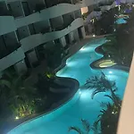 Getaway With Jacuzzi & Pools