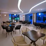 Apartamento Getaway With Jacuzzi & Pools