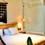 Natural Lighted Boho Chic Studio With Private Pool By Waves