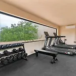 Stylish 1Br Condo With Private Pool & Balcony