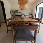 Villa Luxury 4 Bedroom With Private Pool *
