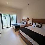 Villa Luxury 4 Bedroom With Private Pool *
