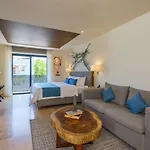 Hotel Naay Curamoria Collection