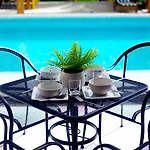 Scarlette Hotel 3*