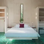 Holistika Hotel