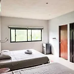 Maui Hostel *